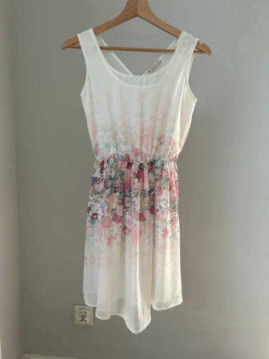 Bershka sukienka w kwiaty kwiatki