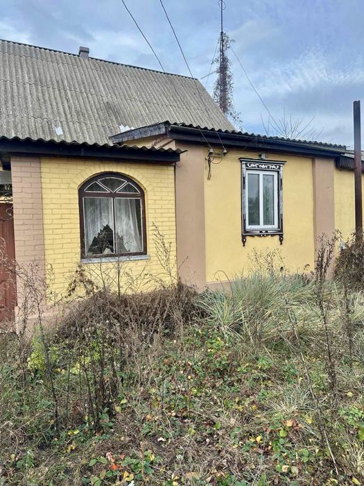 Затишний будинок у с. Шарки (Київська обл.) – 25 соток землі!