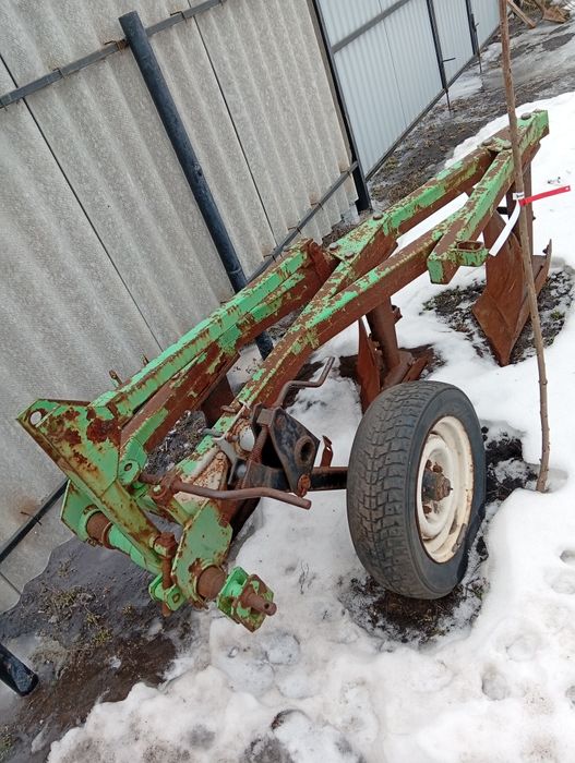 Плуг               продам