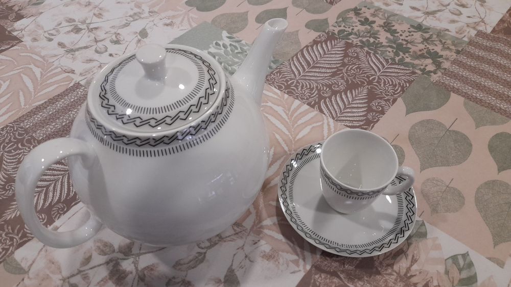 Bule e chávena vista alegre