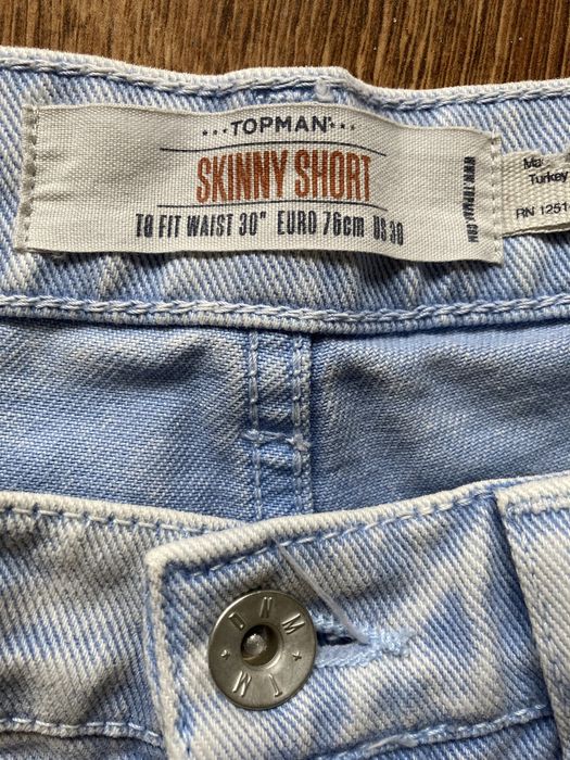 Krotkie spodenki męskie skinny rozm. W30