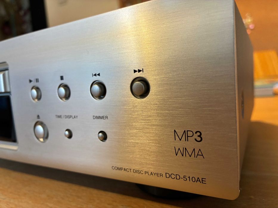 odtwarzacz CD Denon DCD-510AE srebrny z problemem