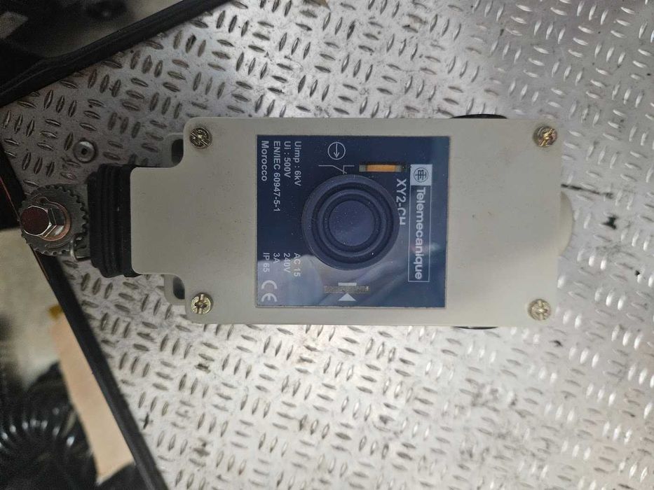 Wyłącznik cięgnowy  056231 XY2 CH13250