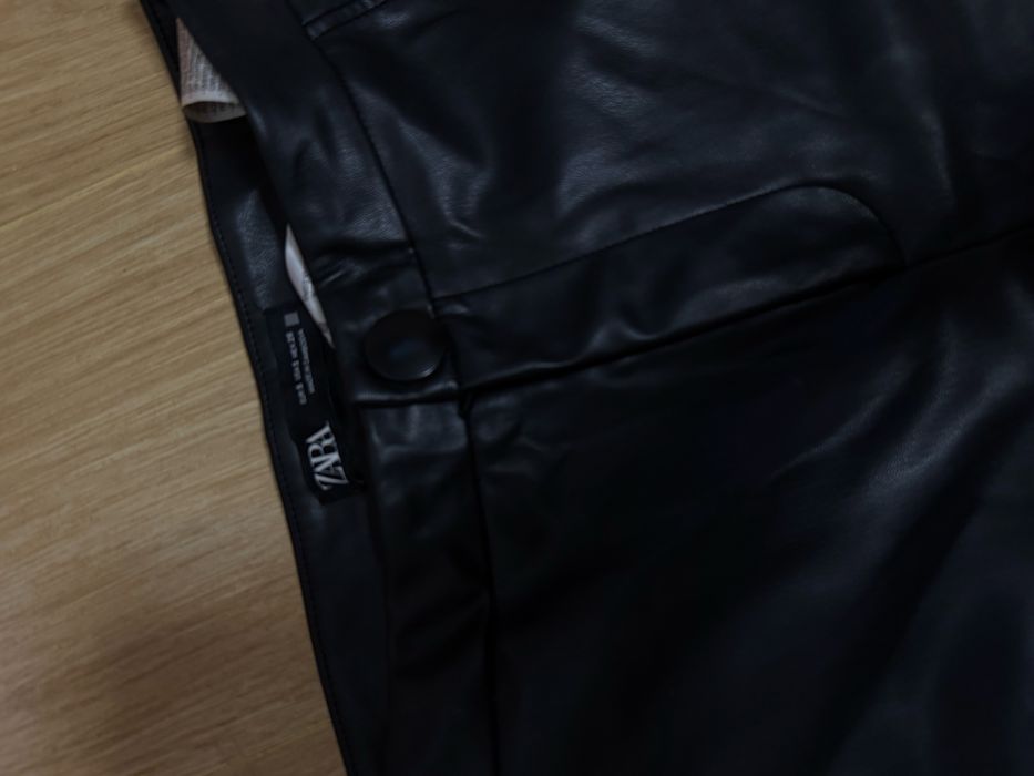 Шкіряні штани zara на флісі  , s