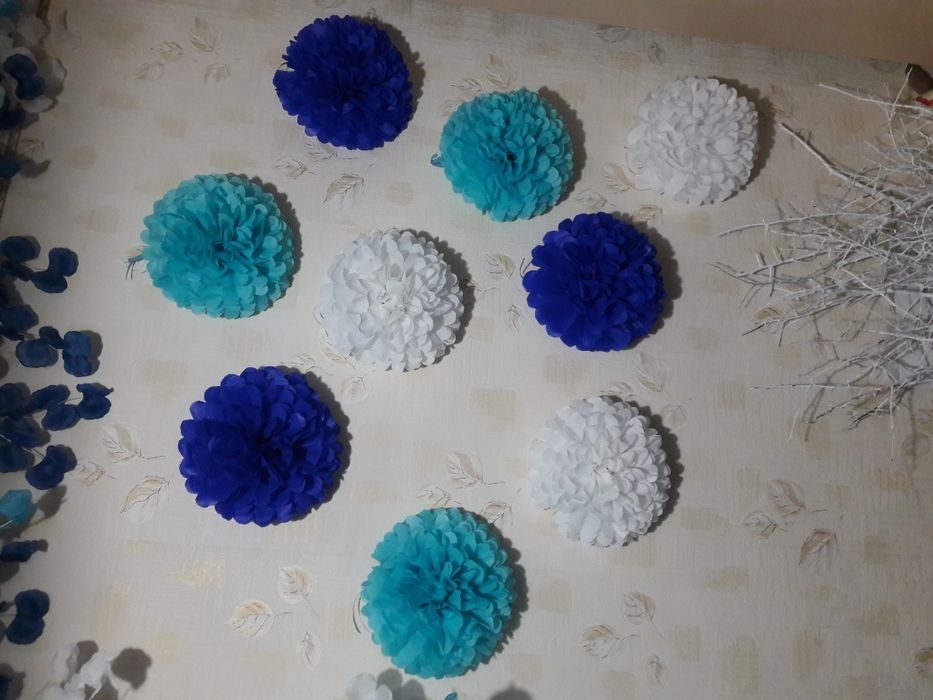 Помпоны из бумаги тишью