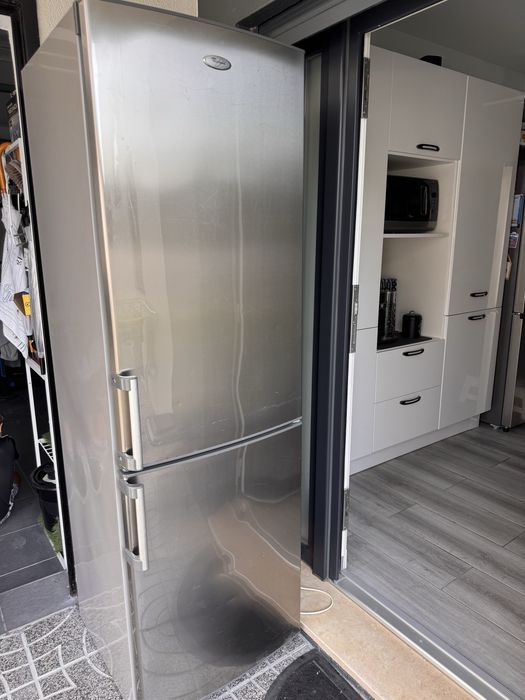 Frigorífico combinado Whirlpool com problema