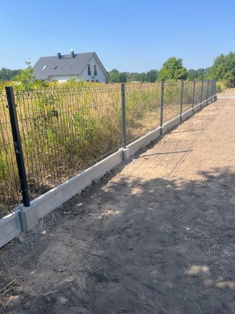 Mantaż ogrodzenia panelowego bram przesuwnych