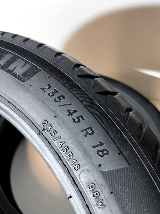 Pneus Michelin Primacy 4 - 235/45/18 - Como NOVOS