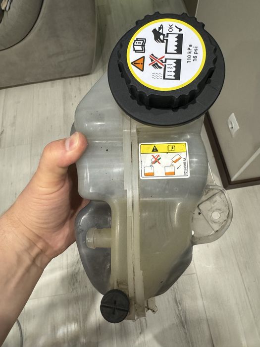 Бачок розширювальний Land Rover Range Rover l494