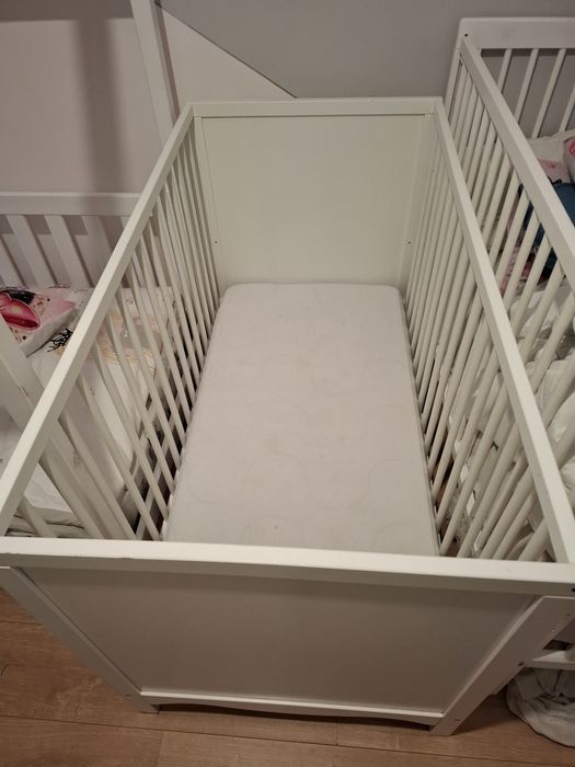 Berço + Colchão + Roupas