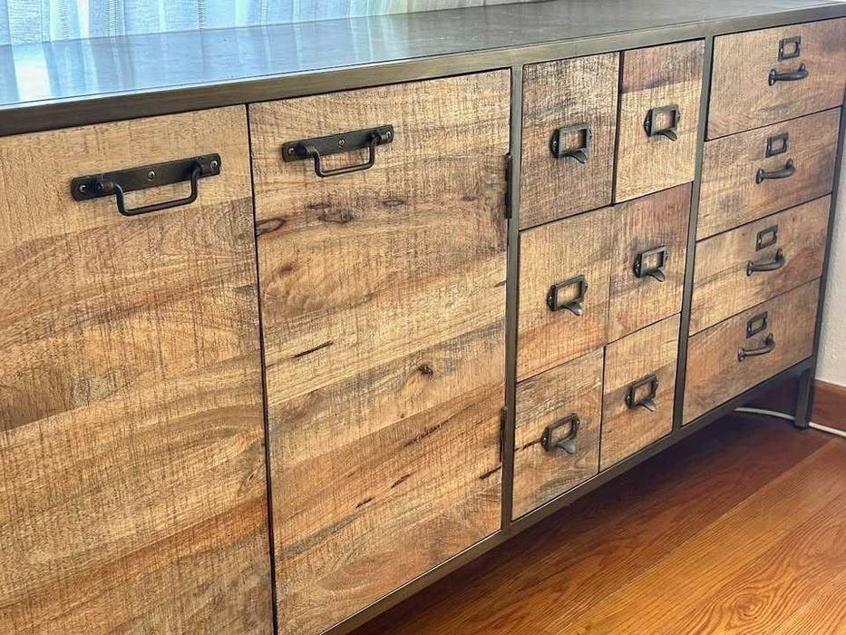 Cômoda - Chest of Drawers