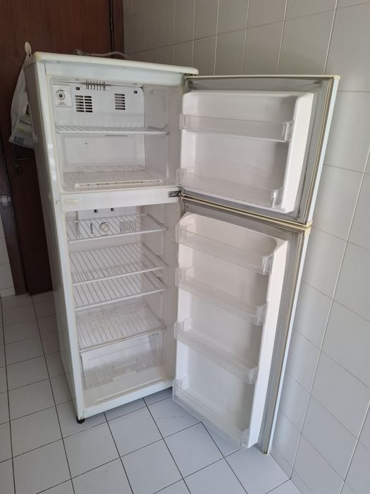 Frigorífico com possibilidade de entrega ao domicílio