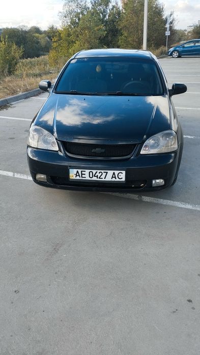 Продам свое семейное авто в хорошем рабочем состоянии модификация SX. Кондиционер работает, печка греет, по салону все ок, расходники все поменяны. Машина каждый день на полном ходу, кузов целый, стоят колеса на 15, есть запаска.