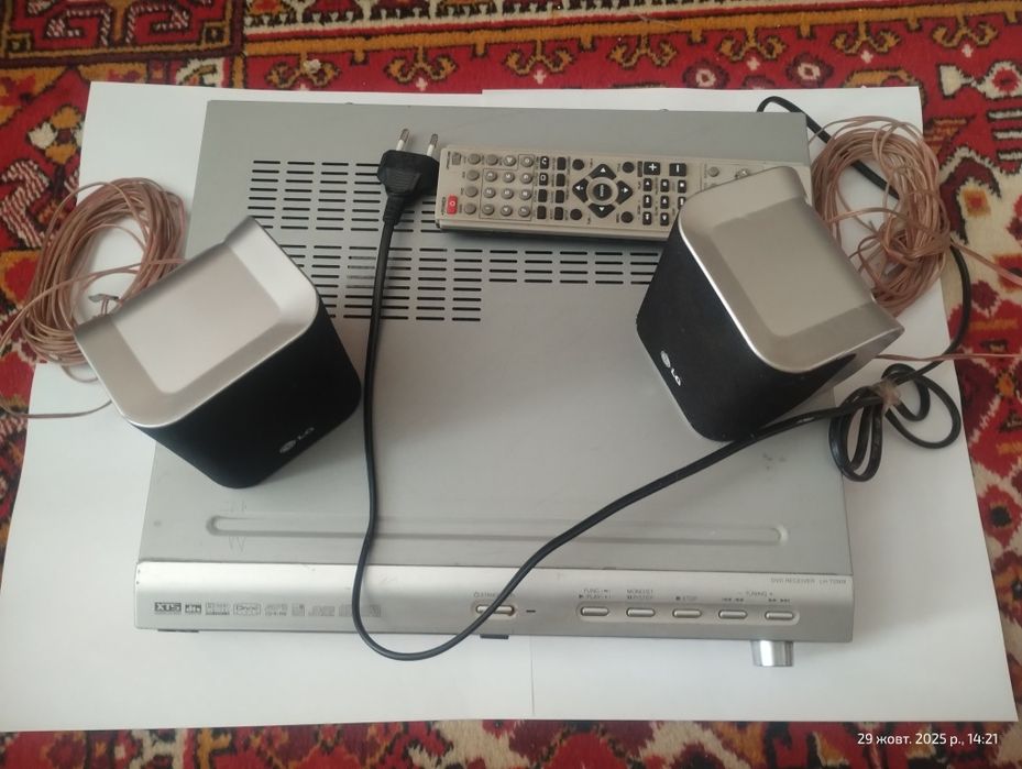 Домашний кинотеатр LG LH-T250Х

В комплекте:
DVD-ресивер LG LH-T250X
4