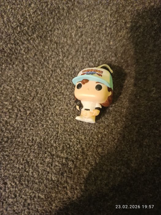 Продаю фігурки дивні дива