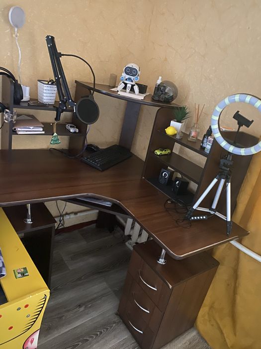 Продам стіл компютерний