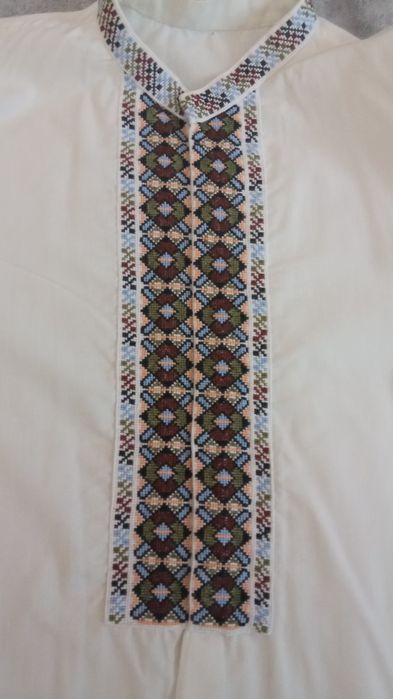 Вишиванка чоловіча (підліткова) ручної роботити