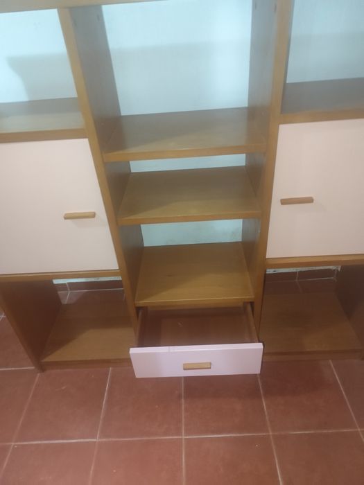 Estante com arrumação