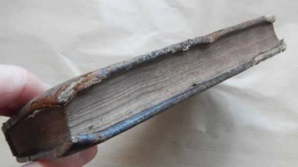 Curioso livro do Séc. XVII, 1.ª Edição, ano de 1687.