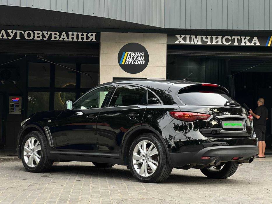 Infiniti QX70 2013