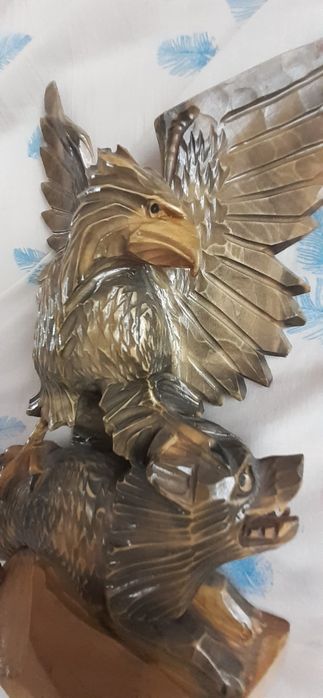 Rzeźba orzeł drewno wilk PRL