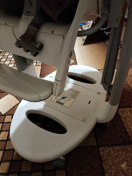 Крісло для годування