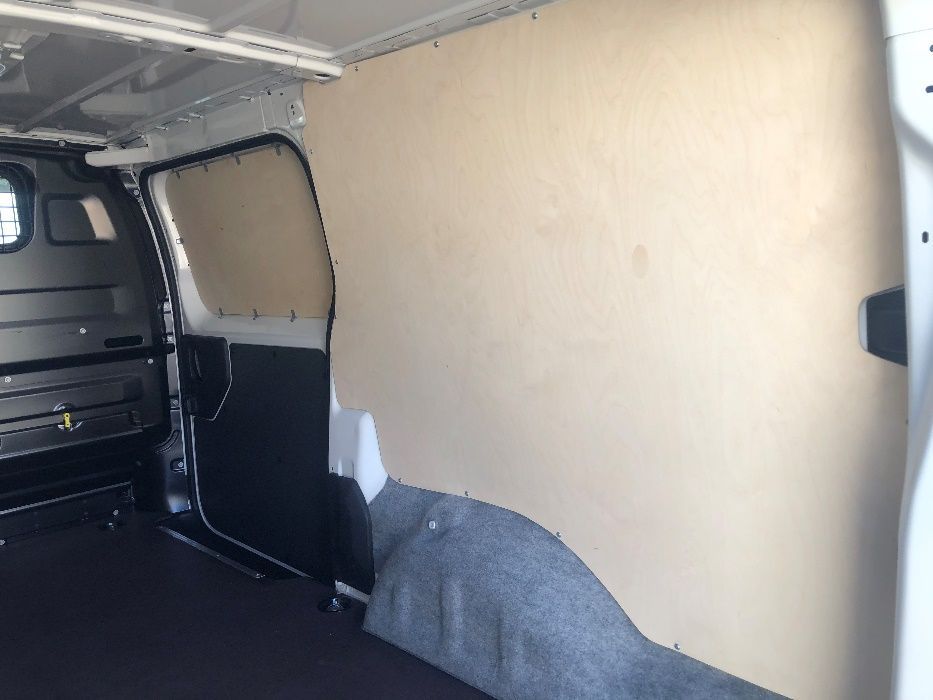 Toyota Proace L3H1 zabudowa podłoga boki nadkola