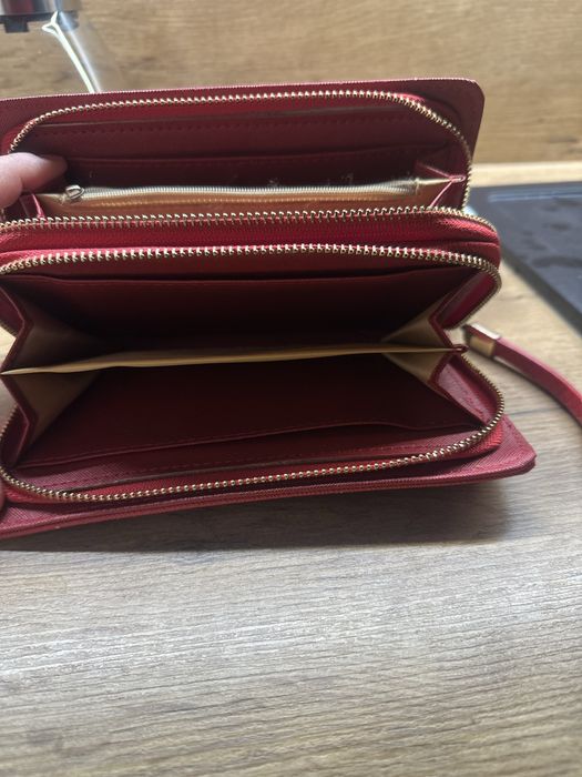 Portfel Prada, jak na zdjęciu