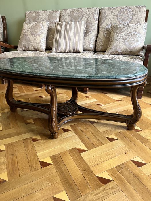 Журнальний столик з натурального дерева