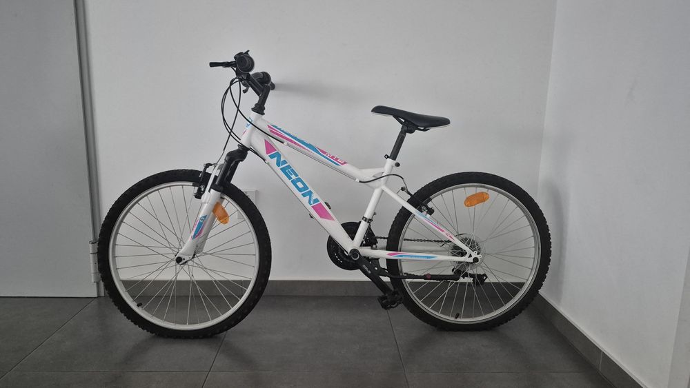 Bicicleta BTT Neon Roda 24 – Excelente Estado