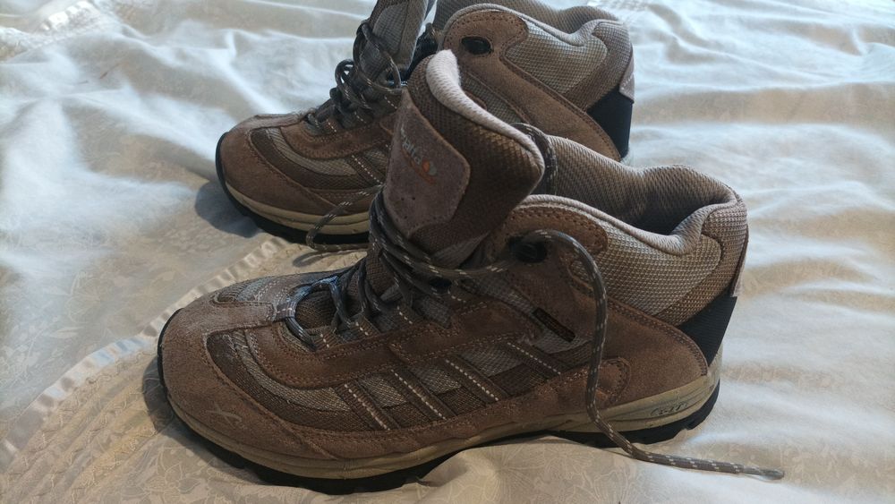 Ботінки в гарному стані