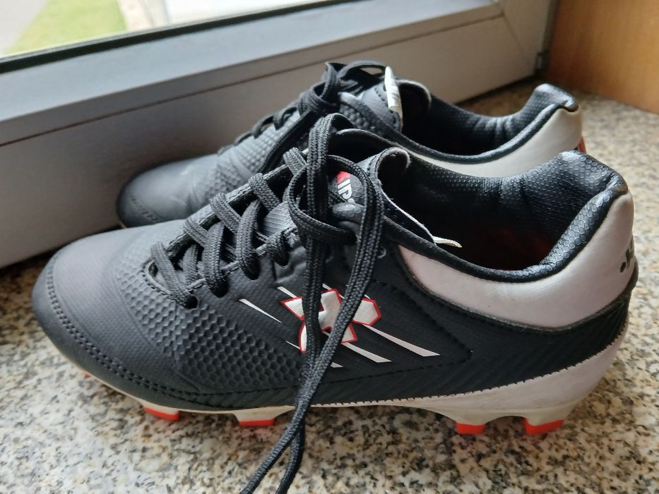 Chuteiras kipsta como novas t.31