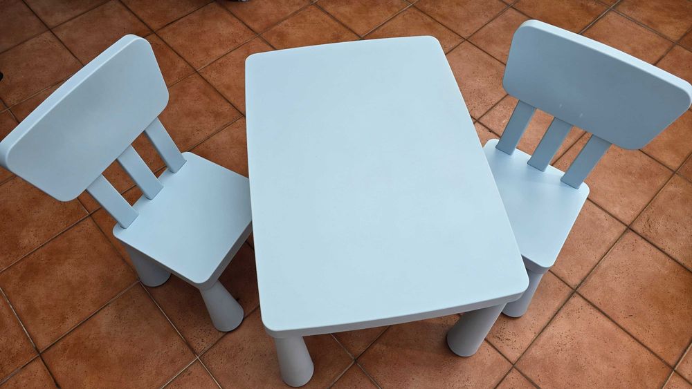 Mesa + cadeiras crianca ikea