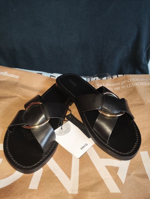 Klapki skórzane Mango