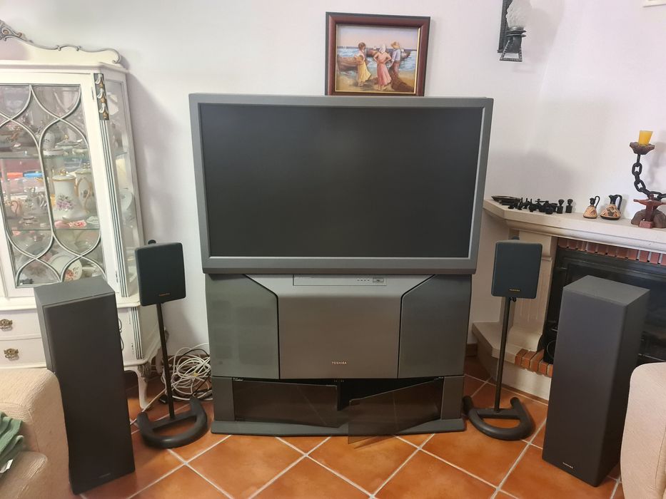 Toshiba TV modelo 46WH08G