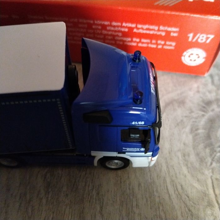 Model thw herpa Mercedes 1:87