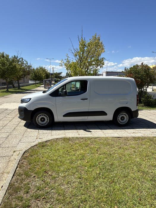 Peugeot Partner praticamente nova
