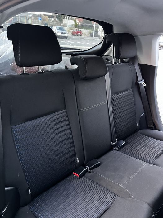 Peugeot 208 (Muito bom estado)