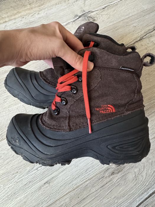 Зимові водонепроникні чоботи The North Face 35 розмір