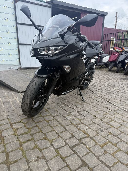 Мотоцикл Kawasaki ninja 400 лед