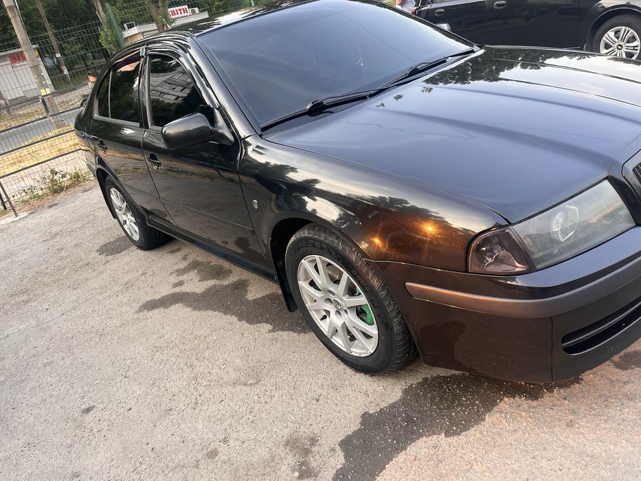 SKODA oktavia тур 1.8 турбо