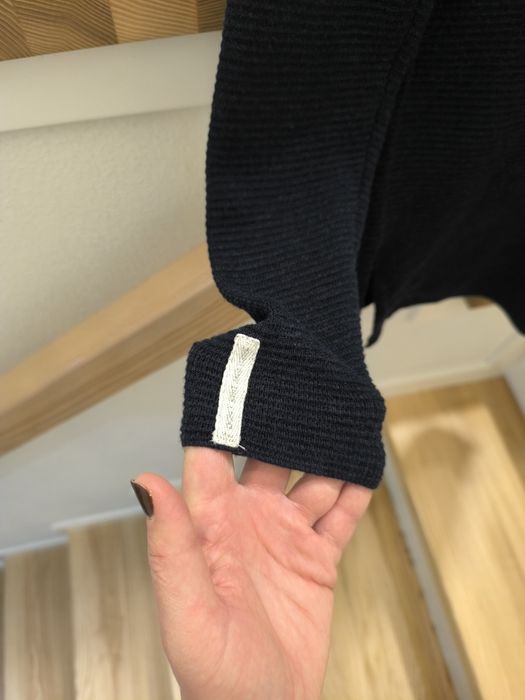 Sweter, sweterek, dekolt na plecach