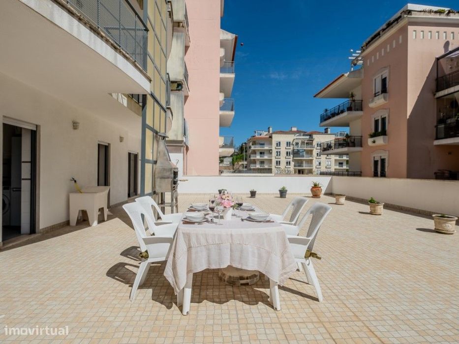 Apartamento T2 com terraço de uso exclusivo — Venda Do Pinheiro E Santo Estêvão Das Galés, Lisboa