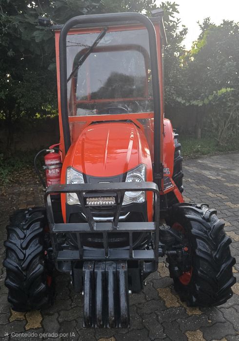 Trator KIOTI 50 CV