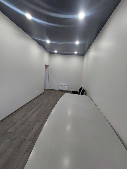 Оренда офісів (район Металургів., НДІОГАЗ) з окремим входом на 1 пов.