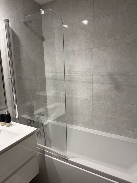 Banheira Sanidusa 170x70 como nova com vidro