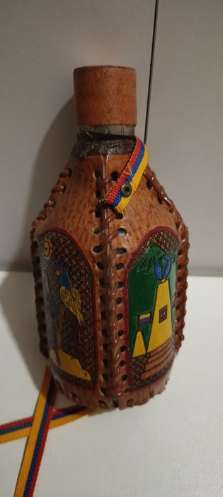 Butelka w skórze z Ecuadoru