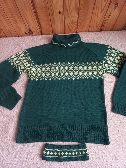 Sweter hand made butelkowa zieleń