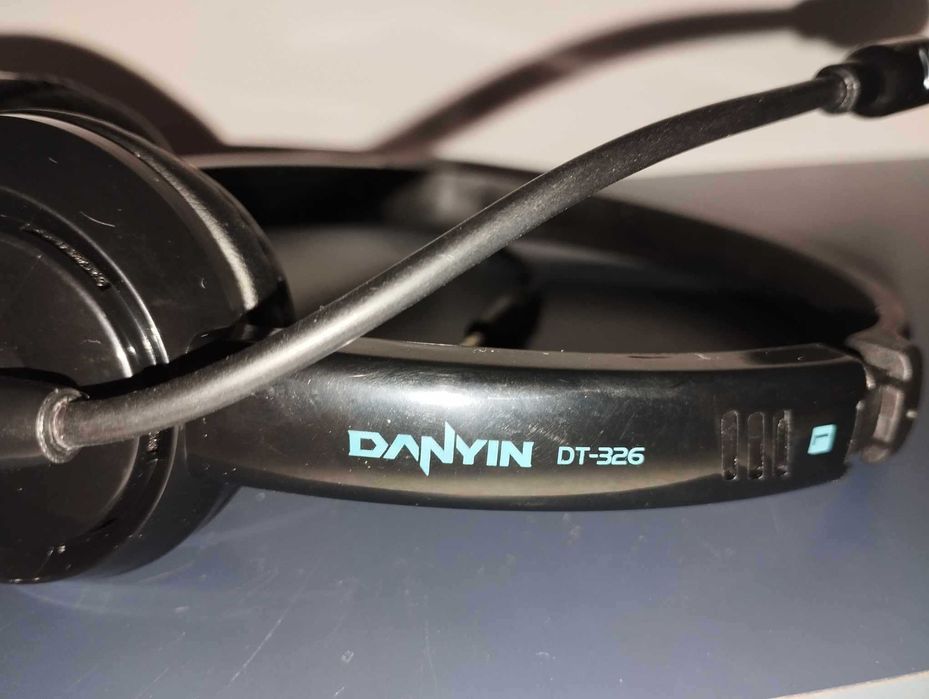 Słuchawki nauszne z mikrofonem DANYIN DT-326 PC 3.5mm