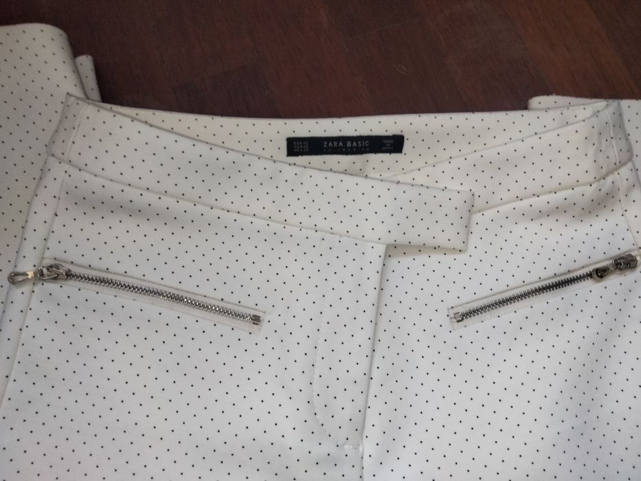 Calças Brancas/Pérola com bolinhas pretas Zara